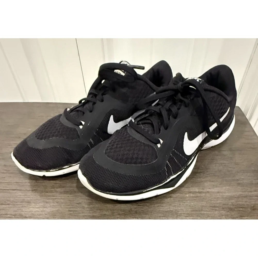 Nike Flex TR 6 Women's Training Shoes Black White Size 7 Athletic Sneakers 83121
